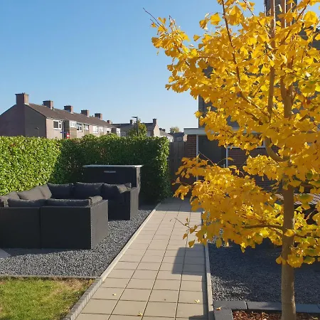 בית נופש Hoekwoning Met Grote Tuin Nabij Centrum ווינטרסווייק