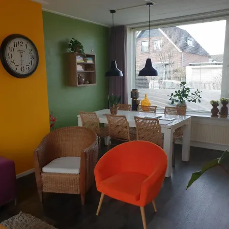 בית נופש Hoekwoning Met Grote Tuin Nabij Centrum